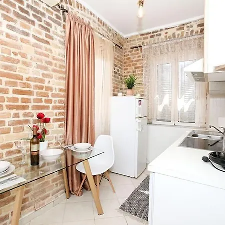 Luna No4 * Corfu (city)